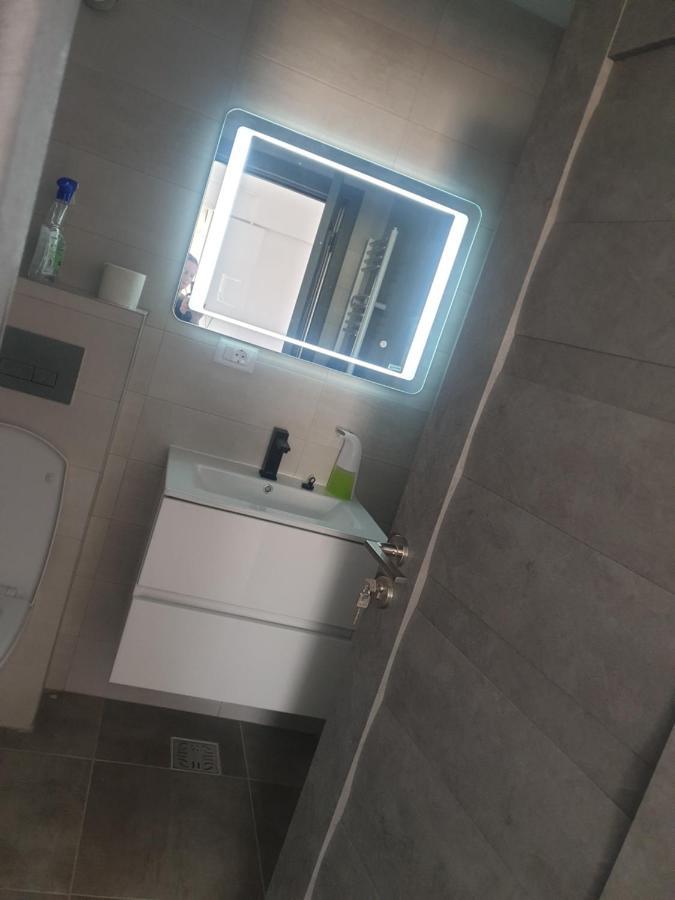 Apartament Dem Radulescu Langa Strand Рымнику-Вылча Экстерьер фото